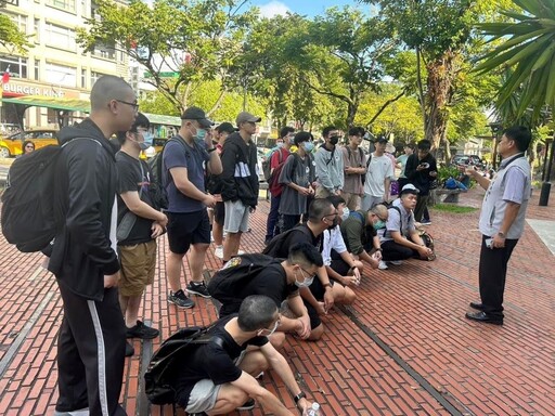 歡送入營 宜蘭軍服站祝平安結訓