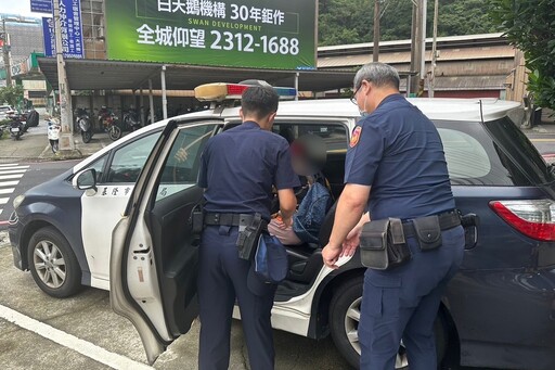 老嫗搭車忘返家路 暖警耐心安撫助返家