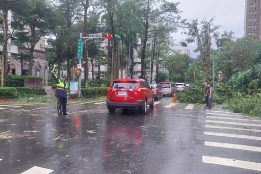 康芮颱風橫掃過境 北市警強化交通管制疏導作為