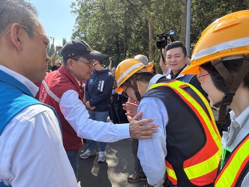 搶修最後一哩路 侯友宜視察山區風災 感謝台電同仁辛勞