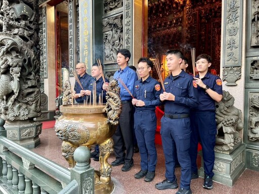 打擊犯罪維護治安 深丘福德宮贈海山警巡邏車