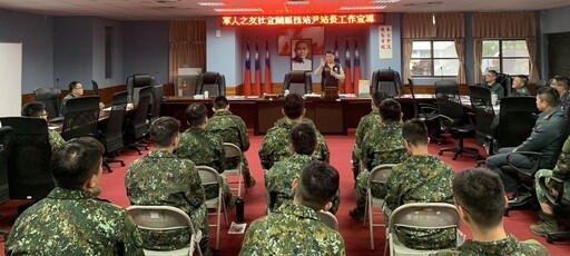 深化官兵認知 尹華忠宣導軍友四大服務