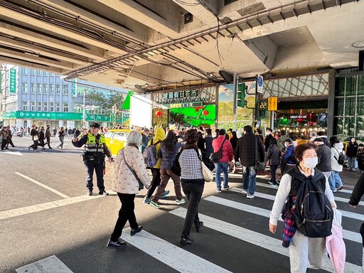 大安警年節疏導 迎春採購平安行