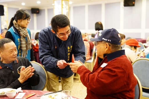 關懷獨居長輩 林口圍爐迎新春送暖