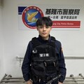 八旬失智翁街上逗留 暖警寒冬送暖火速尋親