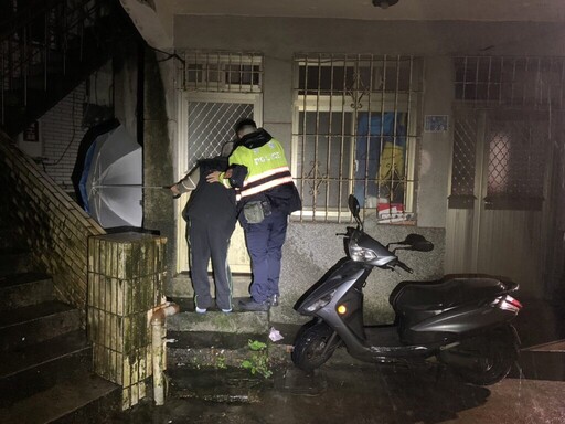 滂沱大雨失智老翁街上逗留 暖警寒冬送暖載返回家團聚