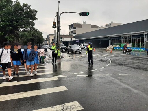 維護用路人安全 東港警分局結合義交共同防制事故