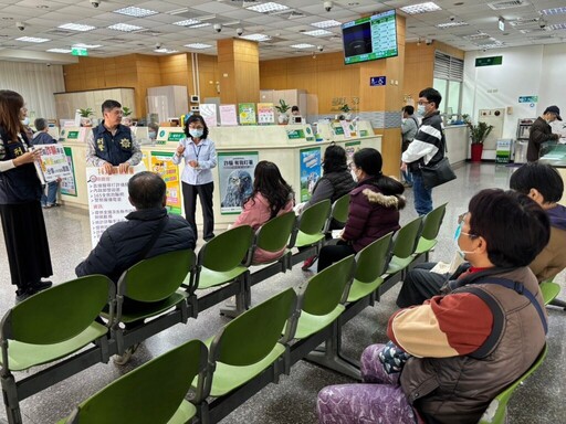 屏警銀合作強力宣導打詐儀錶板 並傳授阻絕黃金與房地產投資詐騙秘技