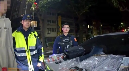 售毒販子將車違停路口 公益警查抄出大批毒品