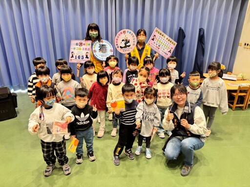 里警攜手里港鄉立幼兒園活動 進行反詐反毒及交通安全宣導