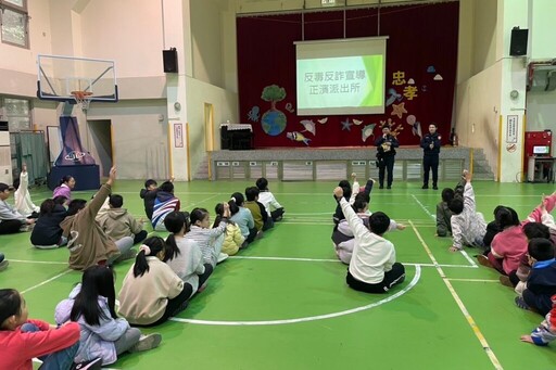 基二警前進校園宣導反毒 交通安全