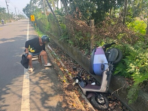 婦人遭蟲擊落摔入水溝 內埔警緊急救援