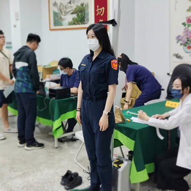 送甜點喜迎婦女節 中和警加碼女同仁健檢