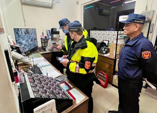 里港警威力臨檢淨化治安 擴檢小吃部清查汽車旅館