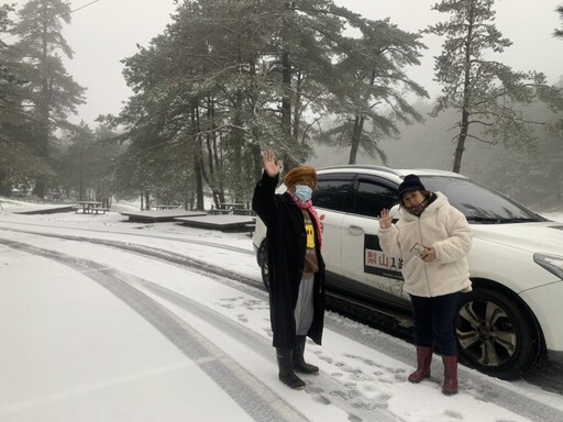 梨山3月飄瑞雪 中市幸福巴士照常行駛超暖心