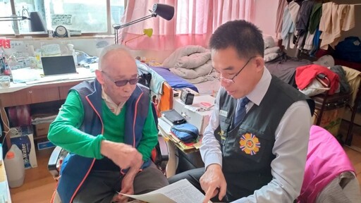 落實關懷探訪 黃信仁訪視文山區榮民長輩