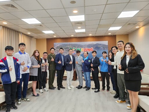二信高中廣設科林子芸美展全國特優獲頒優秀青年代表