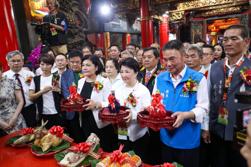 白沙屯媽祖徒步北港進香啟程 盧秀燕赴拱天宮恭請登轎