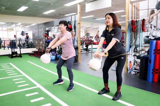 台中國運中心推「家人同行、媽媽免費」 母親節帶媽媽一起享受運動時光