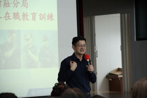 新莊警志工訓練 廖訓誠頒服務20年獎狀