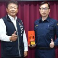 林智偉成功搶救輕生女 李文章表揚直稱好樣的