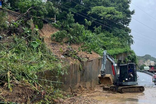 瑞芳高工、阿美家園邊坡坍方搶修完成 侯友宜視察關心安全
