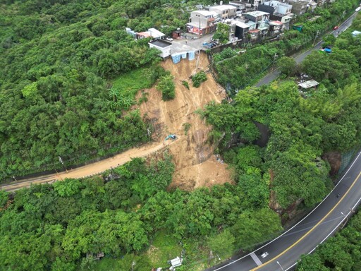 瑞芳高工、阿美家園邊坡坍方搶修完成 侯友宜視察關心安全