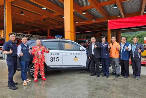 啟德捐贈「百萬級警車」挺治安 胡漢龑:盼守護寶山鄉親安全