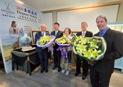 「至臻麥森」特展插旗新竹大遠百 馬第斯大師現身分享瓷藝風華
