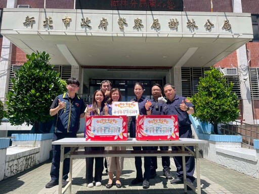 暖心迎警察節 新北社會局送蘋果表心意