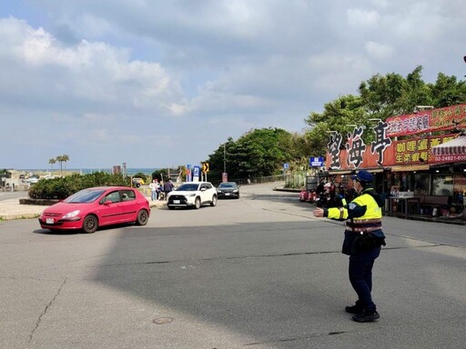 野柳石光夜訪女王登場 金山警加強交通疏導預防堵車