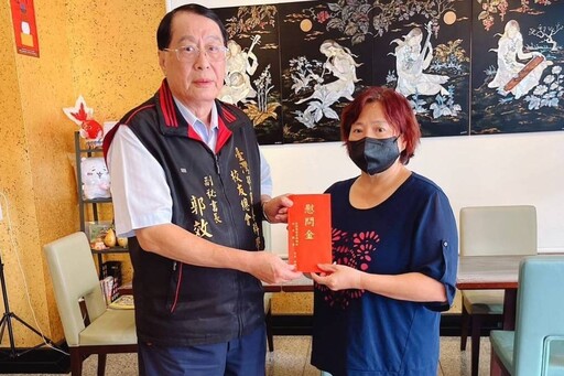 警專校友總會派員關懷慰問 臺北市中山分局中山一派出所警員蔡汶融 因公受傷並致送慰問金