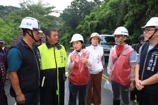 中市太平區竹村路豪雨崩塌 盧秀燕勘災指示全力搶通