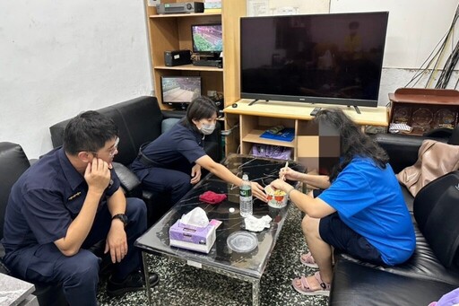 女子走失無助 北投暖警協助與家人重逢