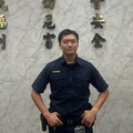 婦人醉倒路旁不省人事 信義暖警推車助民返家