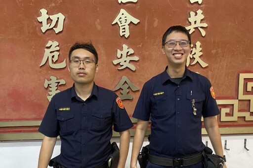 車輛爆胎停路中 文一警暖心解圍護安全