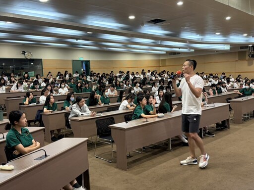 檢察官走進北一女宣導 Call Out洗防辦執秘獻聲說法全場嗨翻