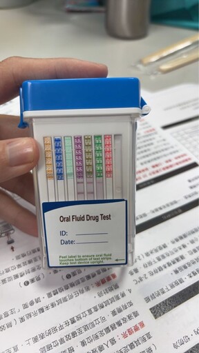 攔查騎乘不穩重機 中和警快篩查獲毒駕通緝犯