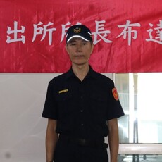 文一暖警即刻伸援手 護送九旬老婦平安返家