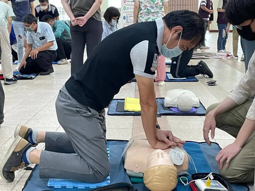 嘉縣培訓公共場所70%以上員工CPR+AED訓練