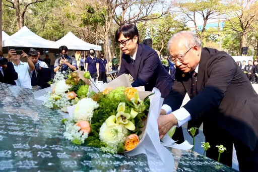 出席228追思紀念 陳其邁：不忘歷史教訓