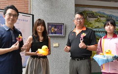 南隆國中「日本永生花公益展」有黃色小鴨！