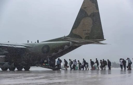 凱米颱風過後 國軍支援軍機讓澎湖軍民返臺