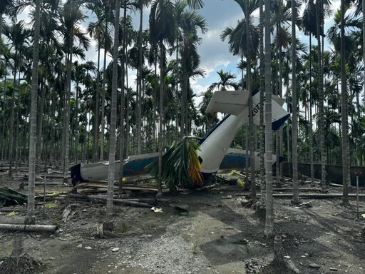 屏東高樹鄉驚傳輕航機墜機 二人無生命危險