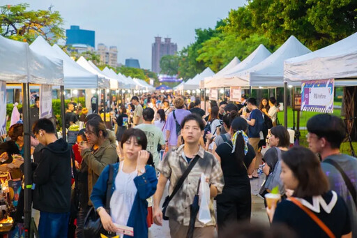 高雄雄嗨調酒節！七夕吸引上萬民眾嗨翻愛河