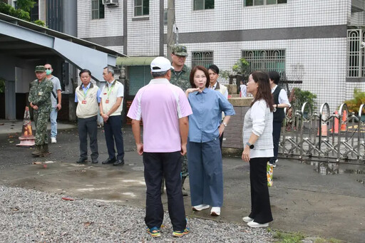 周春米視察康芮颱風後校園復課狀況