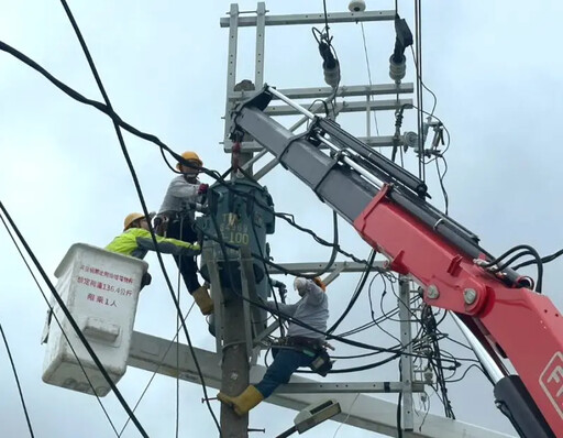 台電鳳山區營業處全力搶修復電