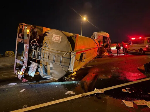 國1路竹交流道南向路段清晨2車禍 釀2死5傷