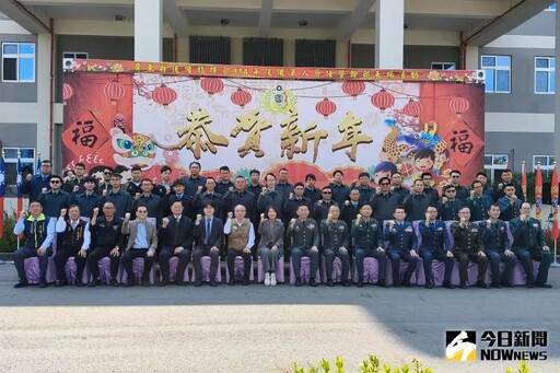 周春米出席屏東後備表揚晉任軍職與傑出幹部