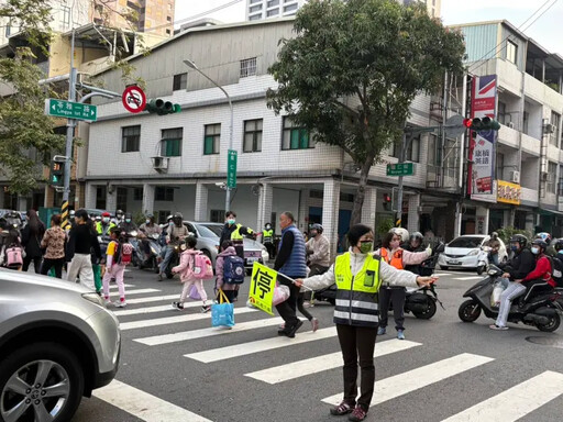 開學日 警力護航學童和家長都安心